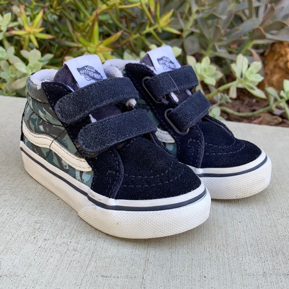 Toddler Vans size 5 sk8- mid velcro shark/camo